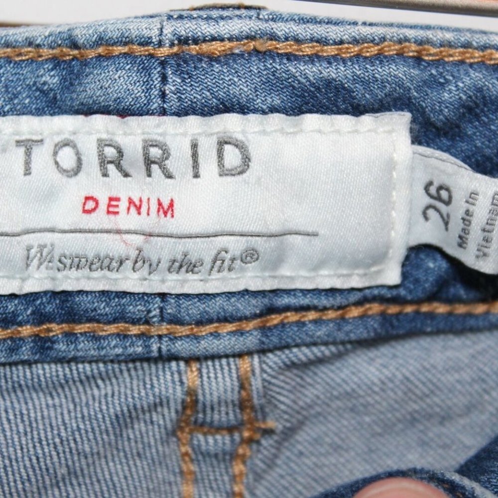 ✨2/$20 NWT Torrid Hi Rise Montauk Jean Shorts HW7075 - Picture 3 of 7